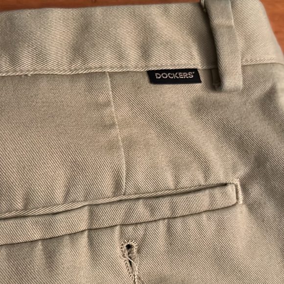 Dockers Khakis 36 X 32 - Picture 5 of 6